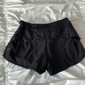 Black Lululemon short
